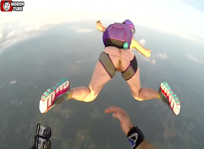 Video :An incredible parachute leap!